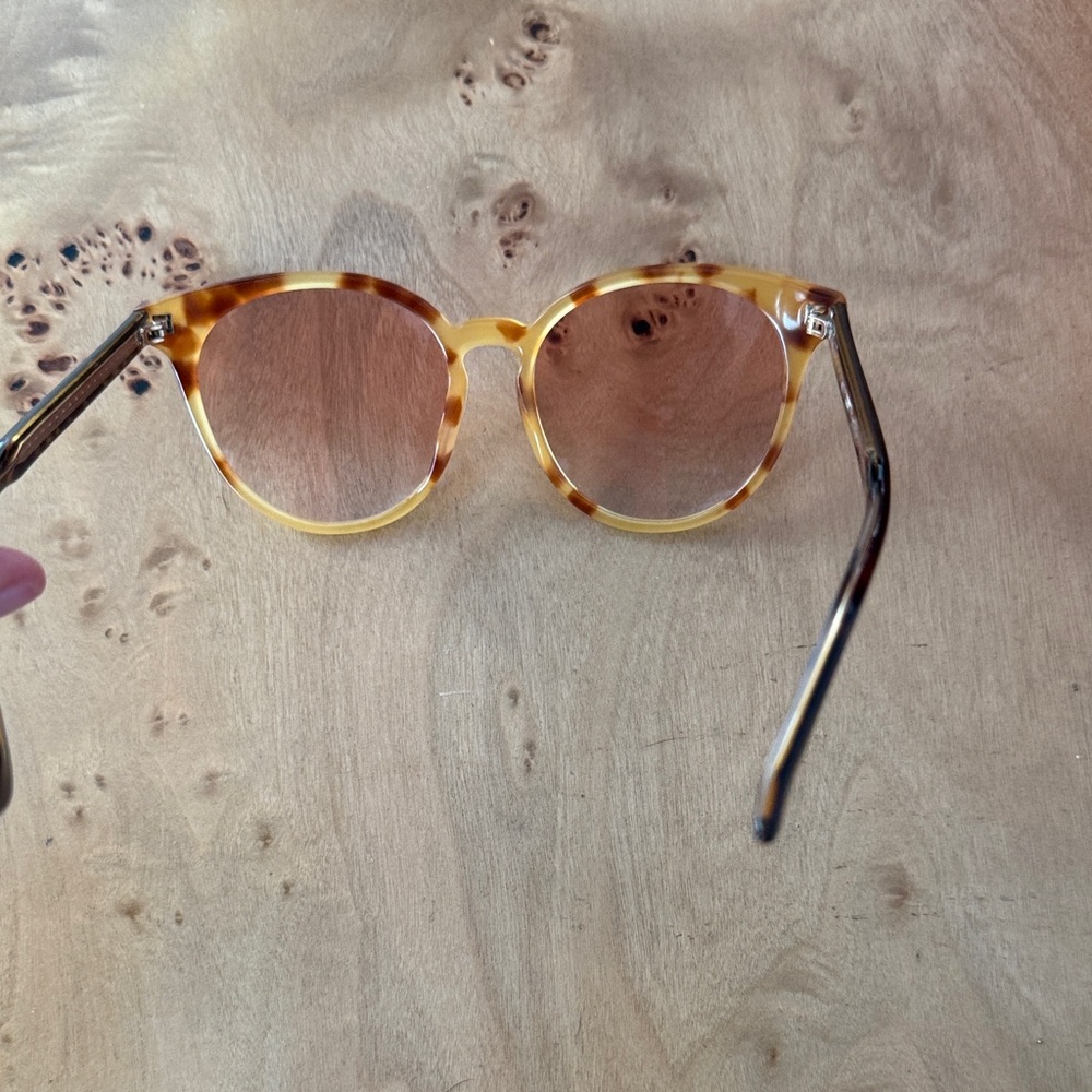 Gucci Tortoise Shell Sunglasses with Brown Gradient Lenses - Picture 4 of 4